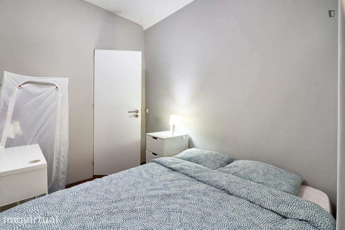 Quarto - localizado em Benfica Lisbon - Grande imagem: 4/41