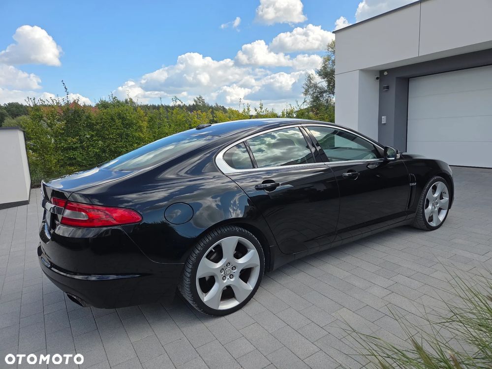 Jaguar XF 4.2 Super V8 - 6