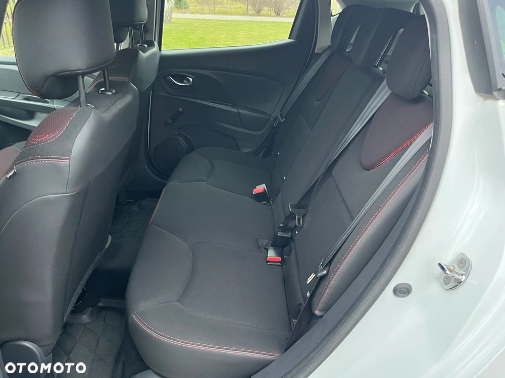 Renault Clio 1.2 16V 75 Experience - 12