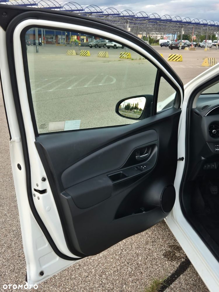 Toyota Yaris 1.5 Premium - 29