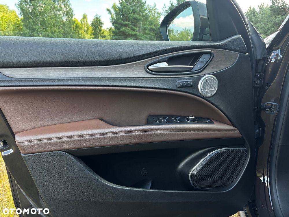 Alfa Romeo Stelvio 2.0 Turbo 16V AT8-Q4 6C Villa dEste - 14