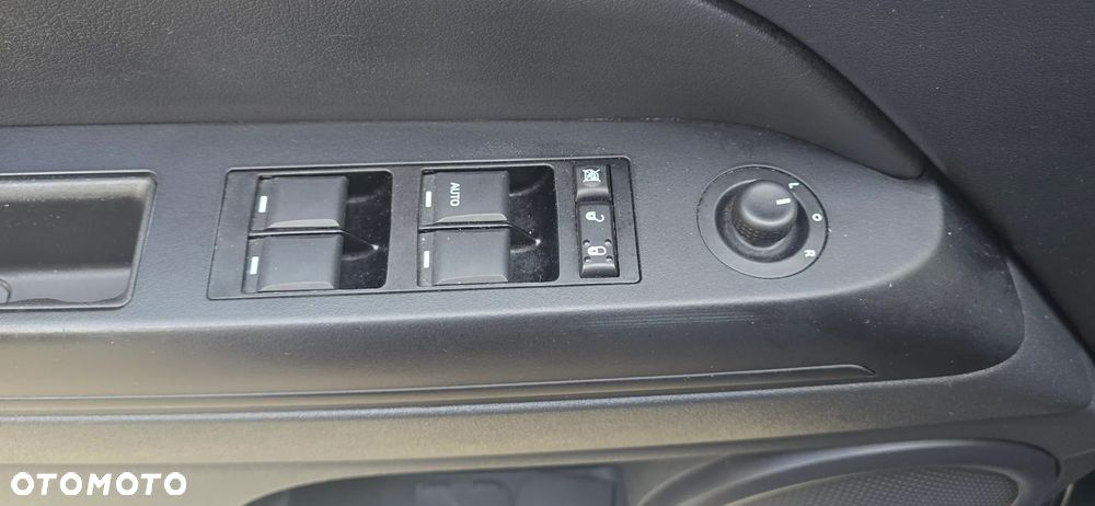 Jeep Compass 2.4I 4x4 Sport - 12