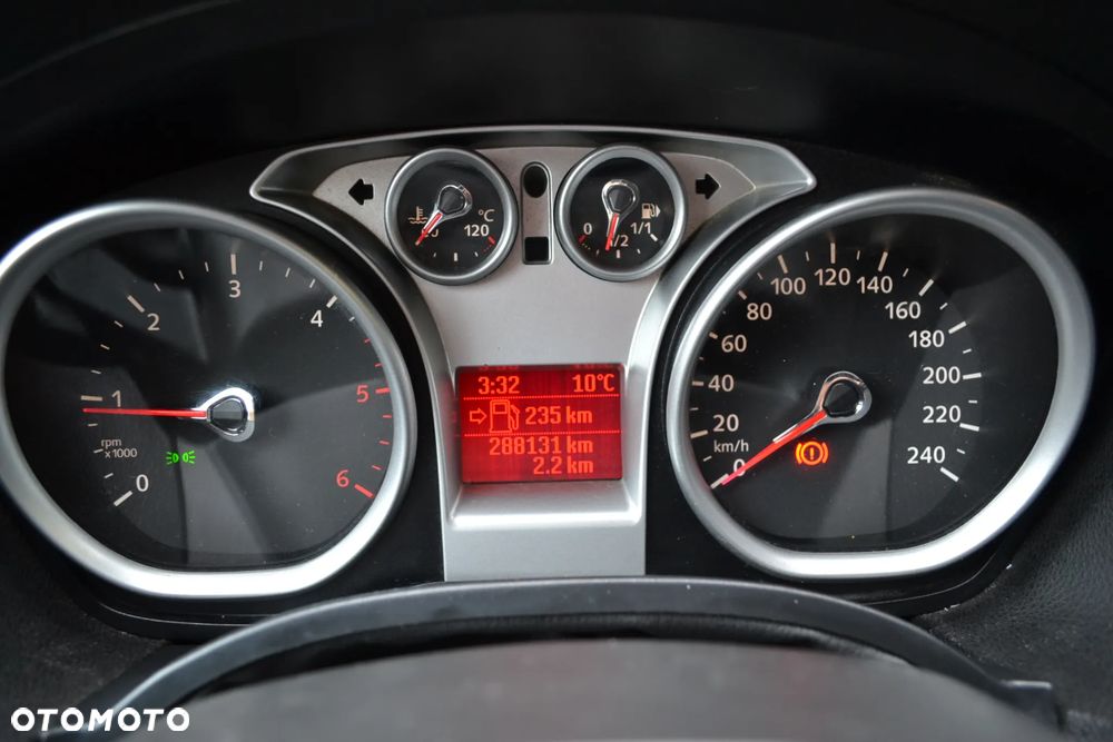 Ford Kuga - 32