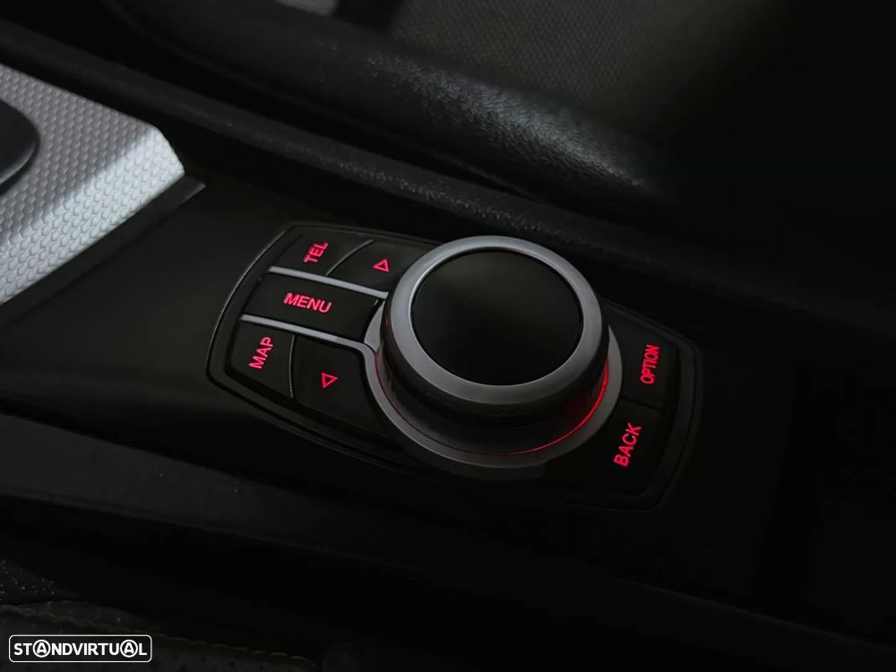 BMW 118 d Pack M - 15