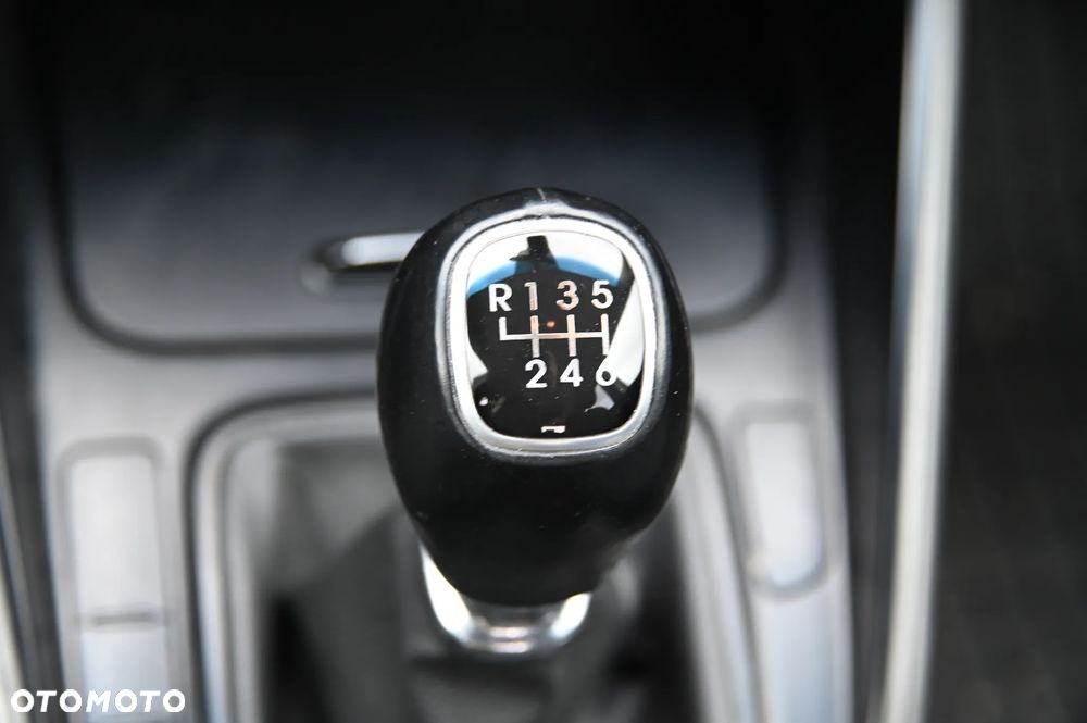 Kia Carens 1.6 GDI L EU6 - 11