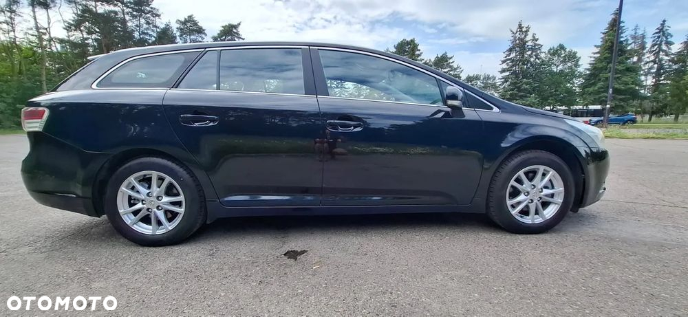 Toyota Avensis 1.8 Sol NAVI - 6
