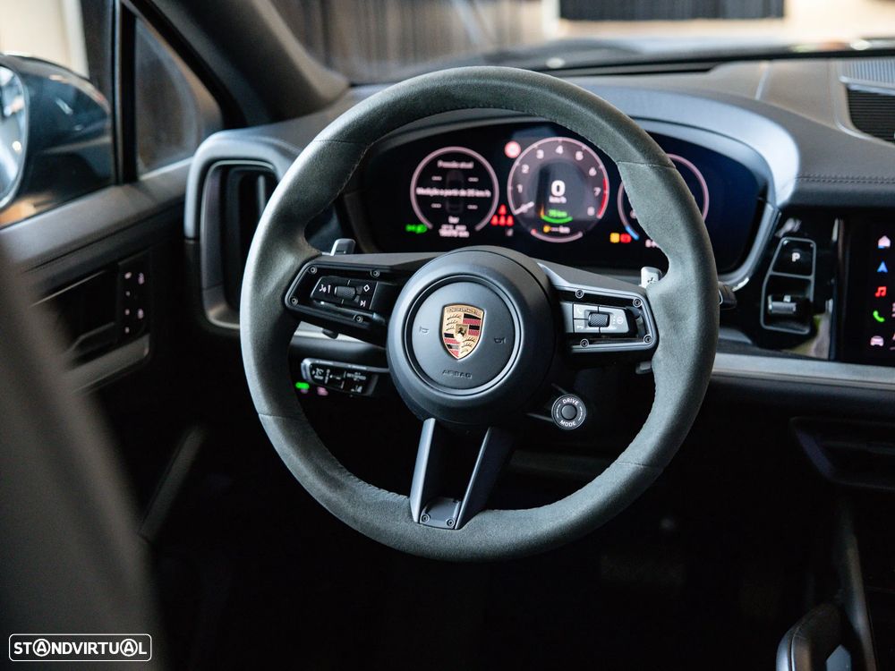 Porsche Cayenne Coupé E-Hybrid - 38