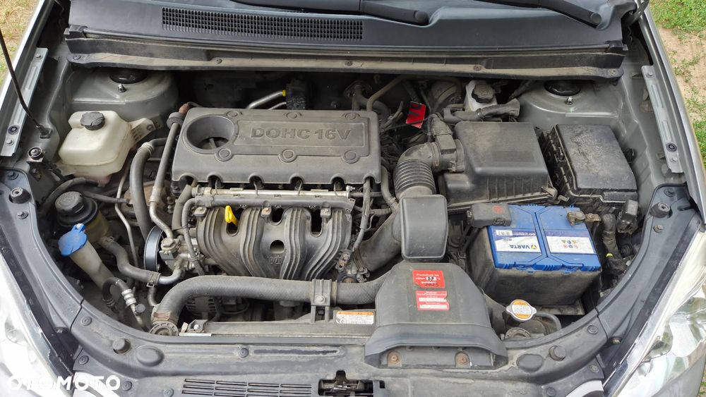 Kia Carens 2.0 EX - 10