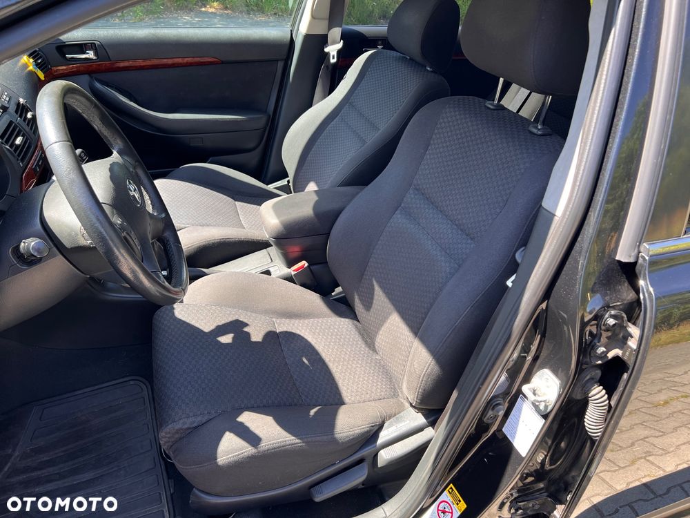 Toyota Avensis 2.2 D-4D X - 17