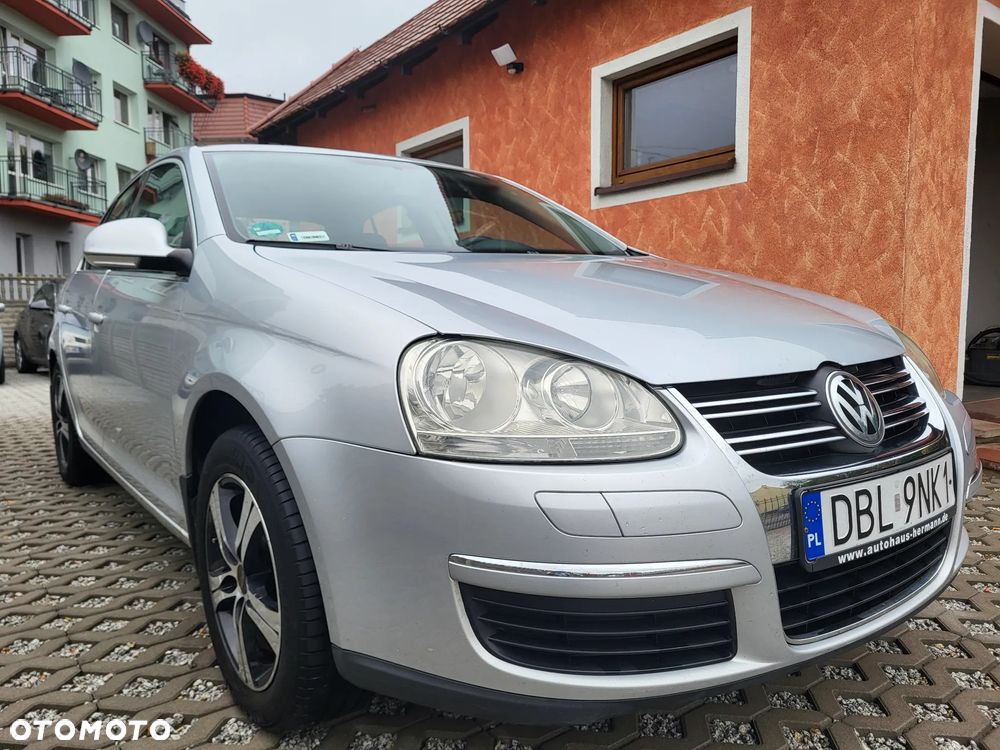 Volkswagen Jetta 1.9 TDI Comfortline - 2