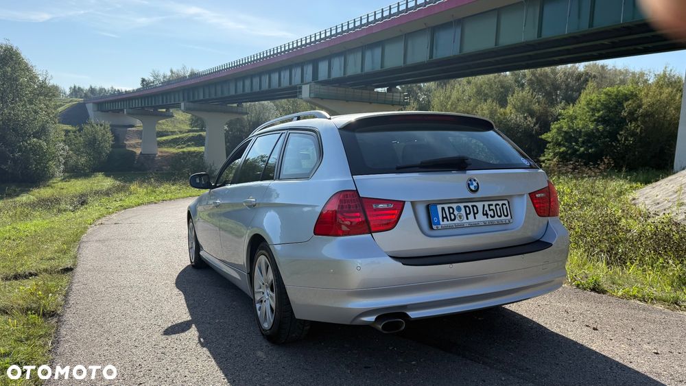 BMW Seria 3 320d xDrive - 9