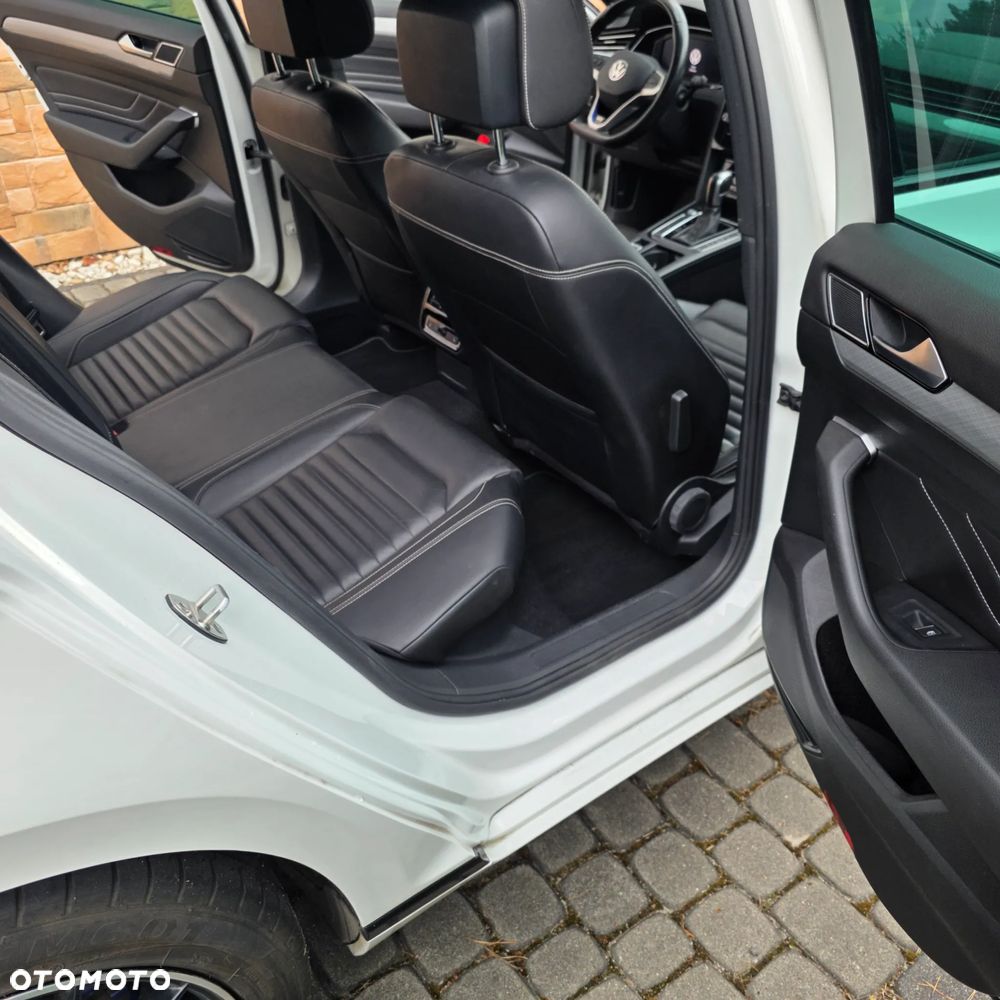 Volkswagen Passat - 15