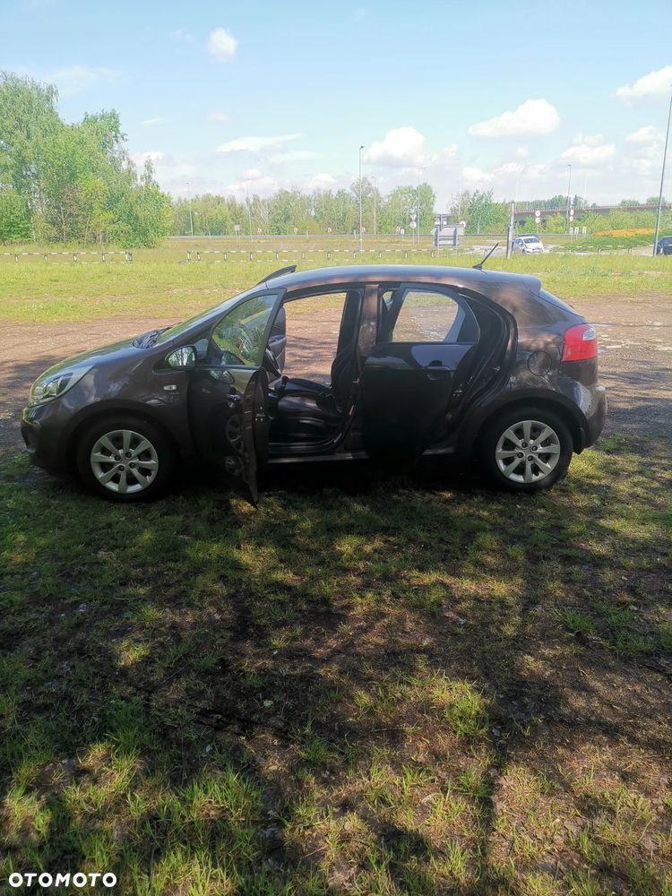 Kia Rio - 10