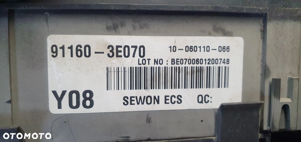 Skrzynka bezpieczników Kia Sorento I 91160-3E070 - 6