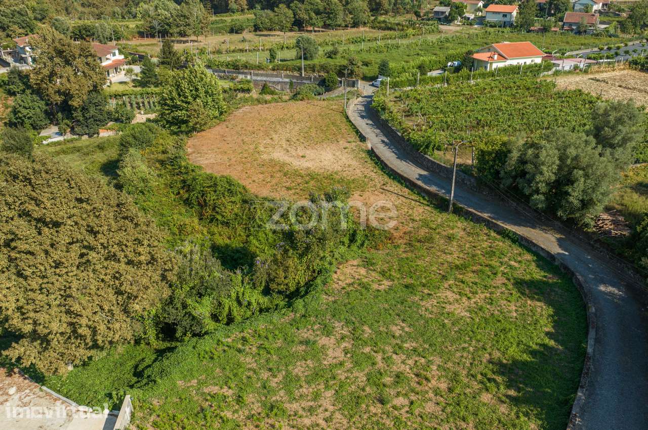 Terreno em Dornelas, Amares - Grande imagem: 2/16