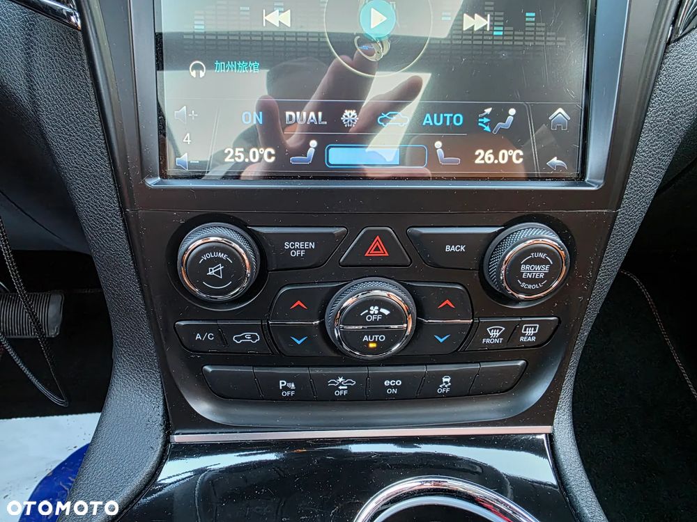 Jeep Grand Cherokee 6.4 V8 SRT8 - 15