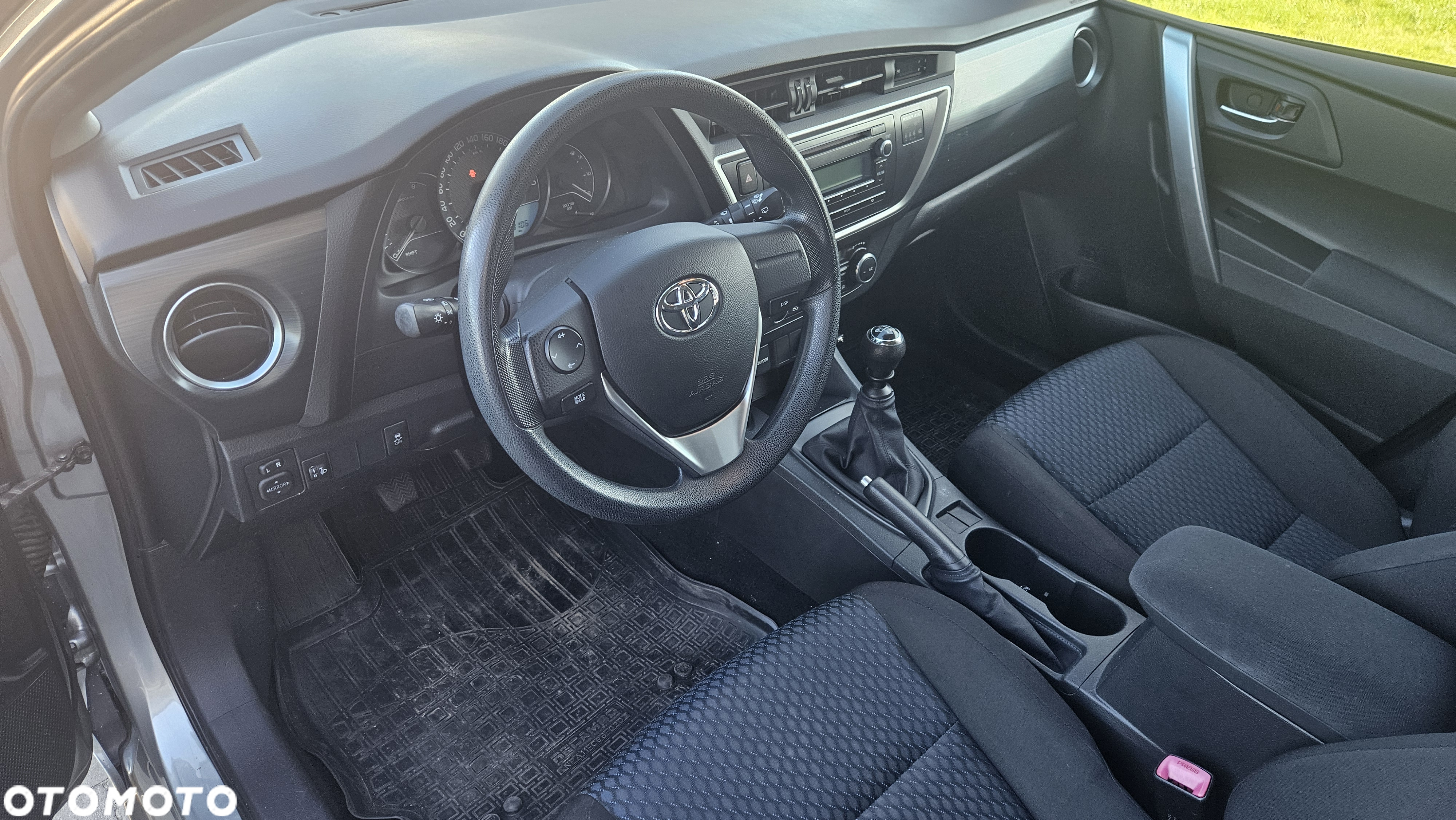 Toyota Auris 1.33 Dual-VVT-i Cool - 6