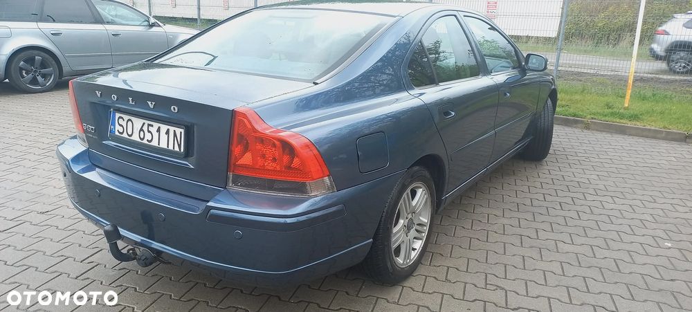 Volvo S60 2.4D Momentum - 3