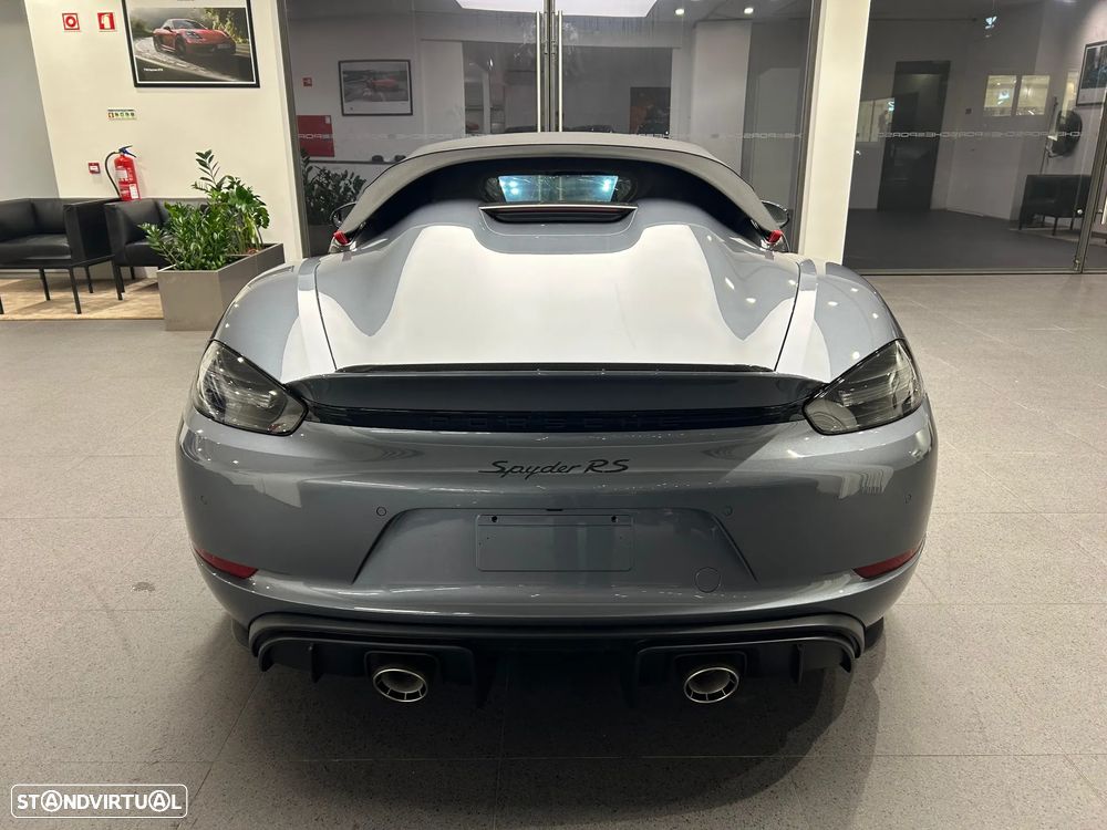Porsche 718 Spyder - 5