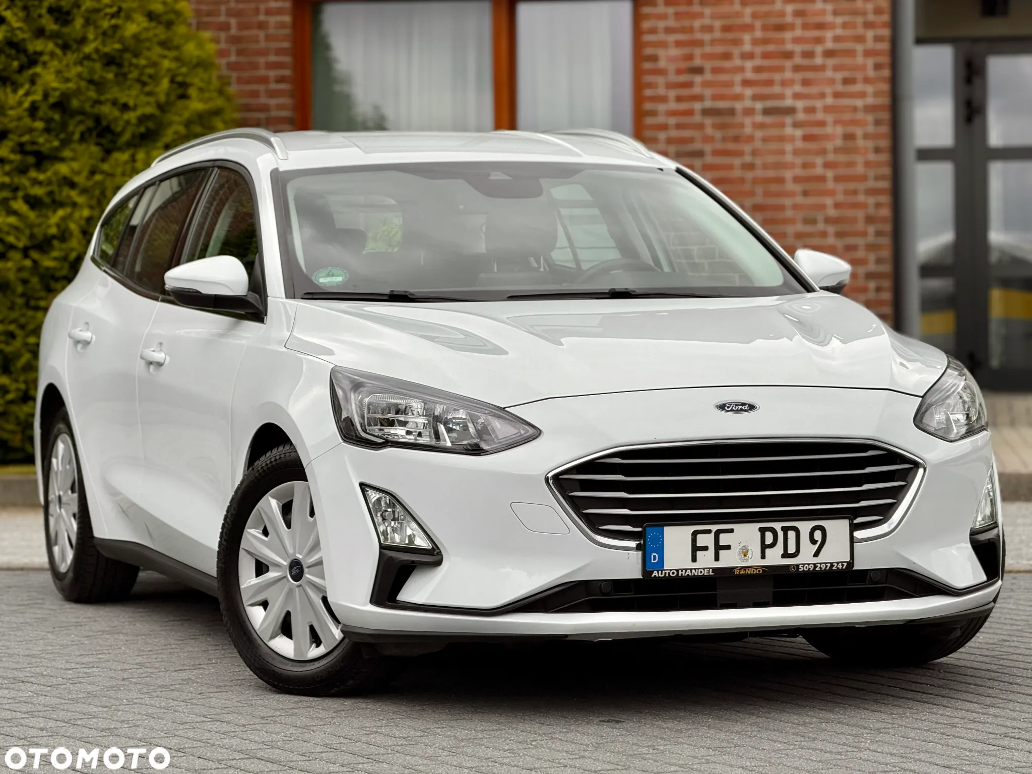 Ford Focus Turnier 1.5 EcoBlue Start-Stopp-System COOL&CONNECT - 2