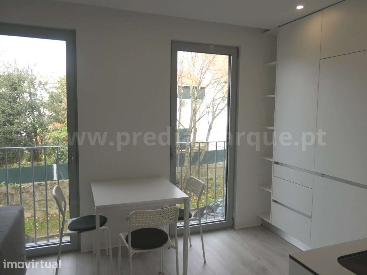 Apartamento T0 MOBILADO junto ao Palácio de Cristal - Grande imagem: 4/20