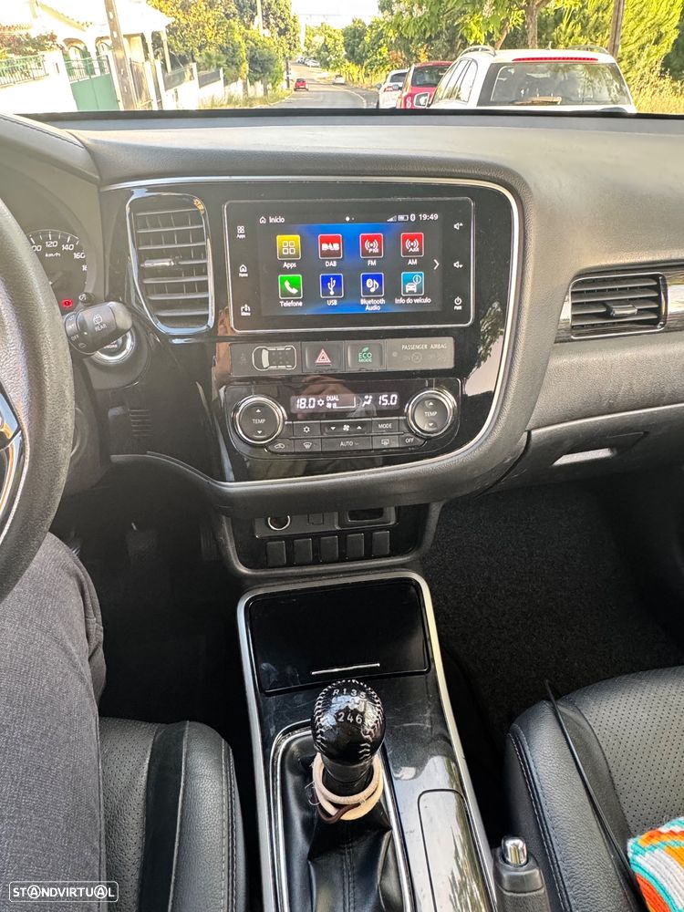 Mitsubishi Outlander 2.2 DI-D Instyle Navi Black Edition - 10