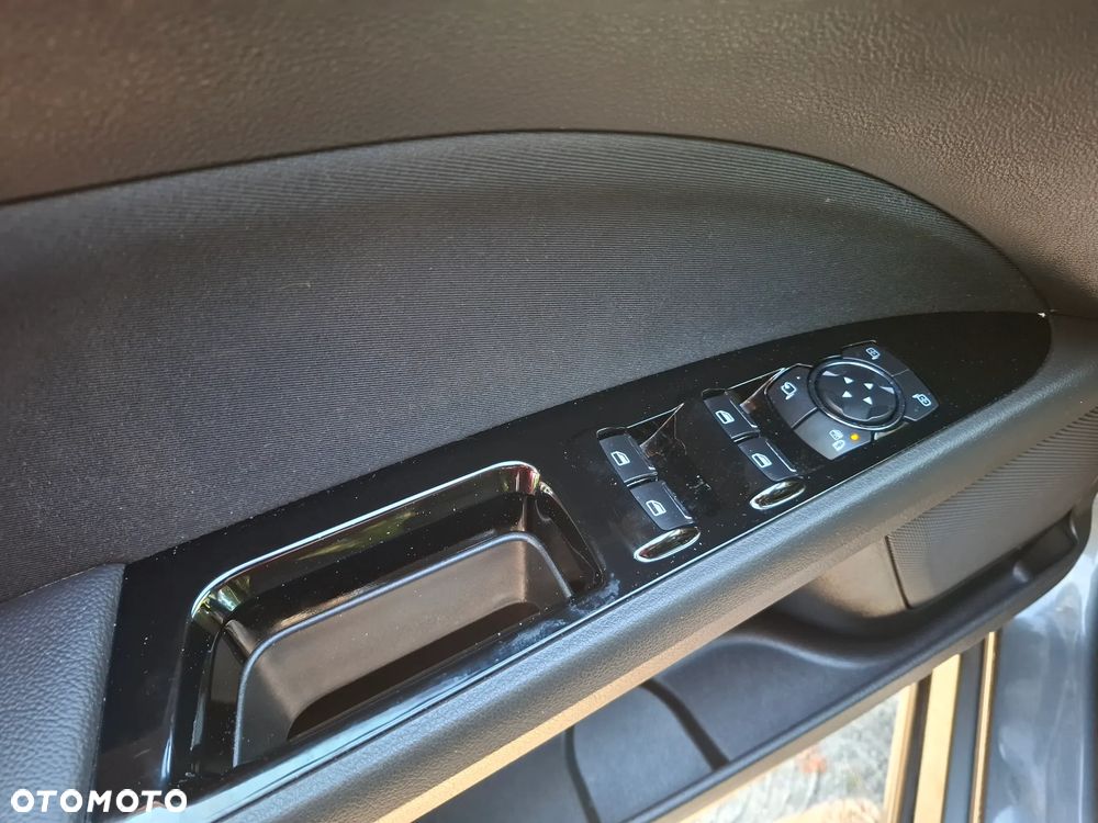 Ford Mondeo - 23