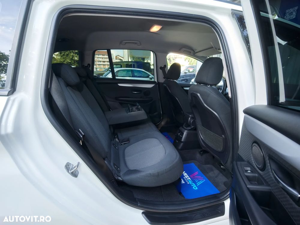 BMW Seria 2 218d Advantage - 24