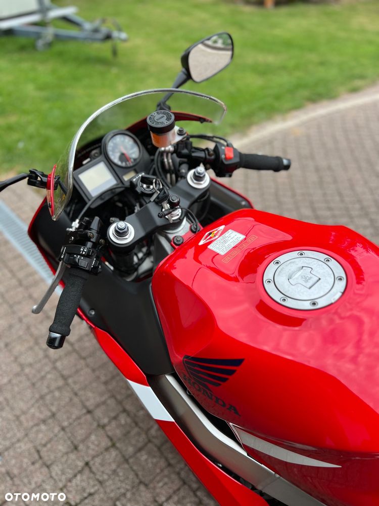 Honda CBR - 19