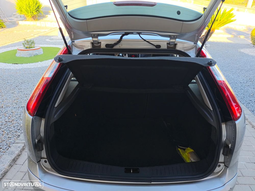 Ford Focus - 16