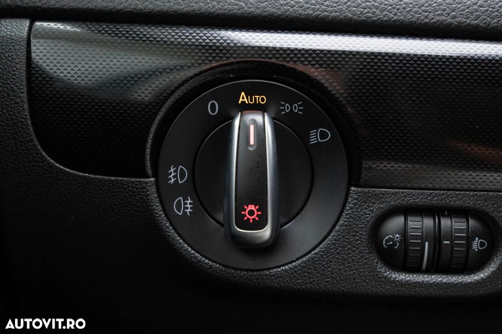 VOLKSWAGEN Jetta 2011 — imagine 23