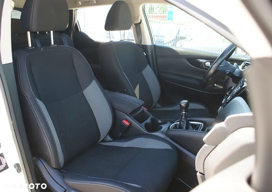 Nissan Qashqai 1.5 dCi Acenta EU6 - 9