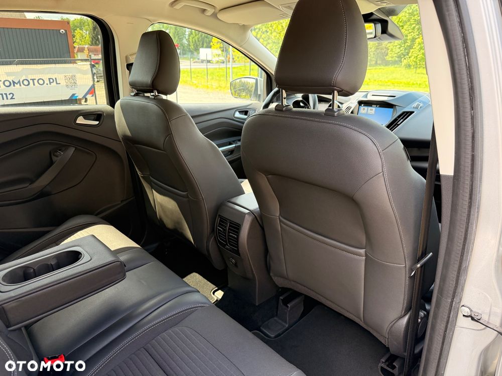 Ford Kuga 1.5 EcoBoost 2x4 Titanium - 23