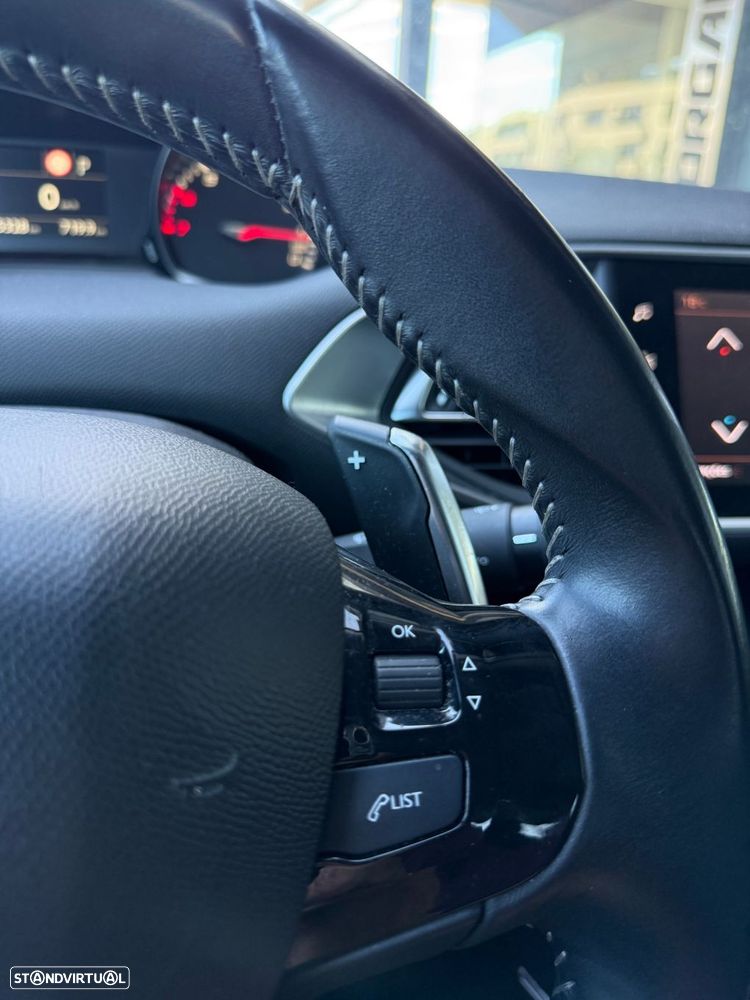 Peugeot 308 1.2 PureTech Allure EAT8 - 26