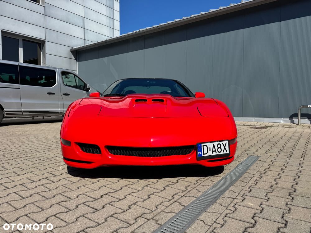 Chevrolet Corvette - 1