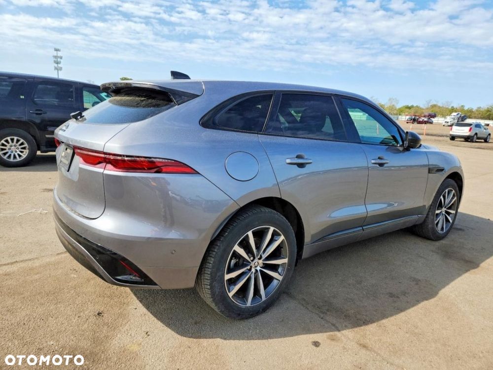 Jaguar F-Pace - 5