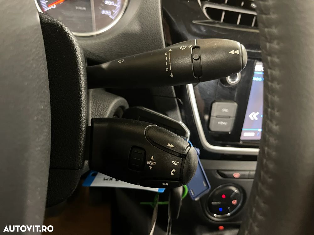 Peugeot 301 1.5 BlueHDI FAP Allure - 16