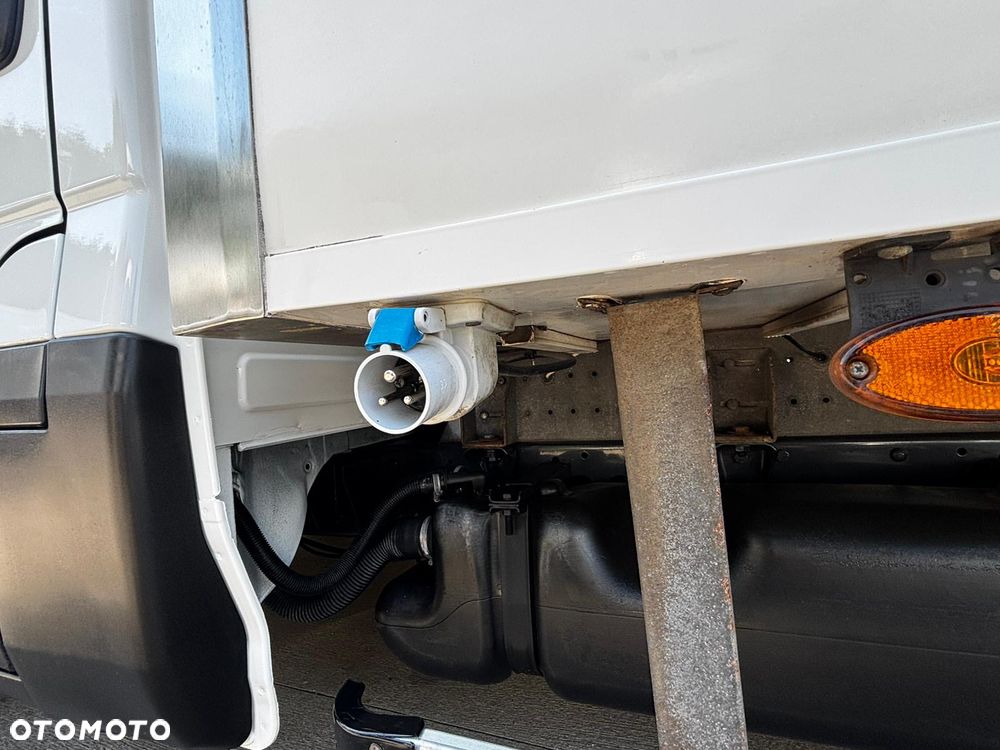 Iveco Daily 35C15 Chłodnia Mroźnia z windą 750 kg 3.0 HPI - 12