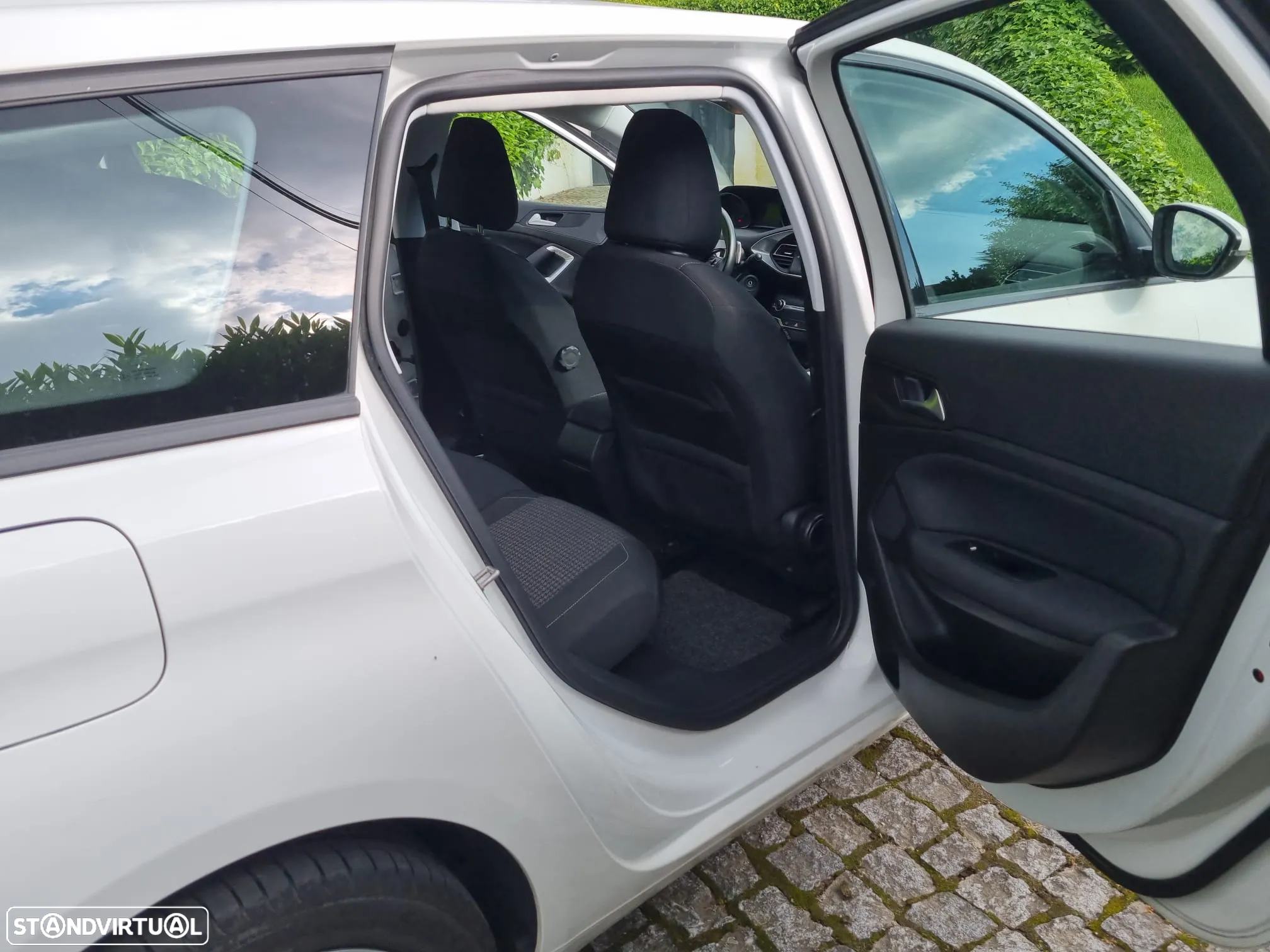 Peugeot 308 SW BlueHDi 130 EAT8 Style - 6
