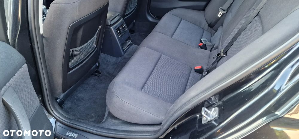 BMW Seria 3 318i - 12