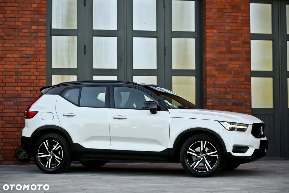 Volvo XC 40 D4 AWD Geartronic R-Design - 3