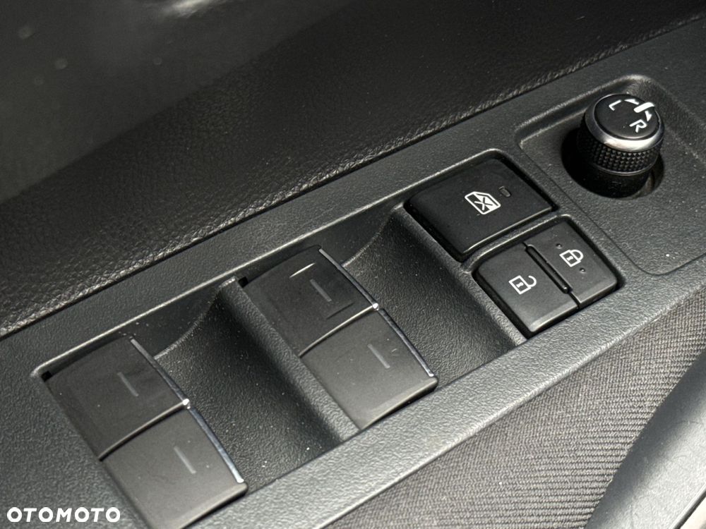 Toyota Corolla 1.8 Hybrid Comfort - 17