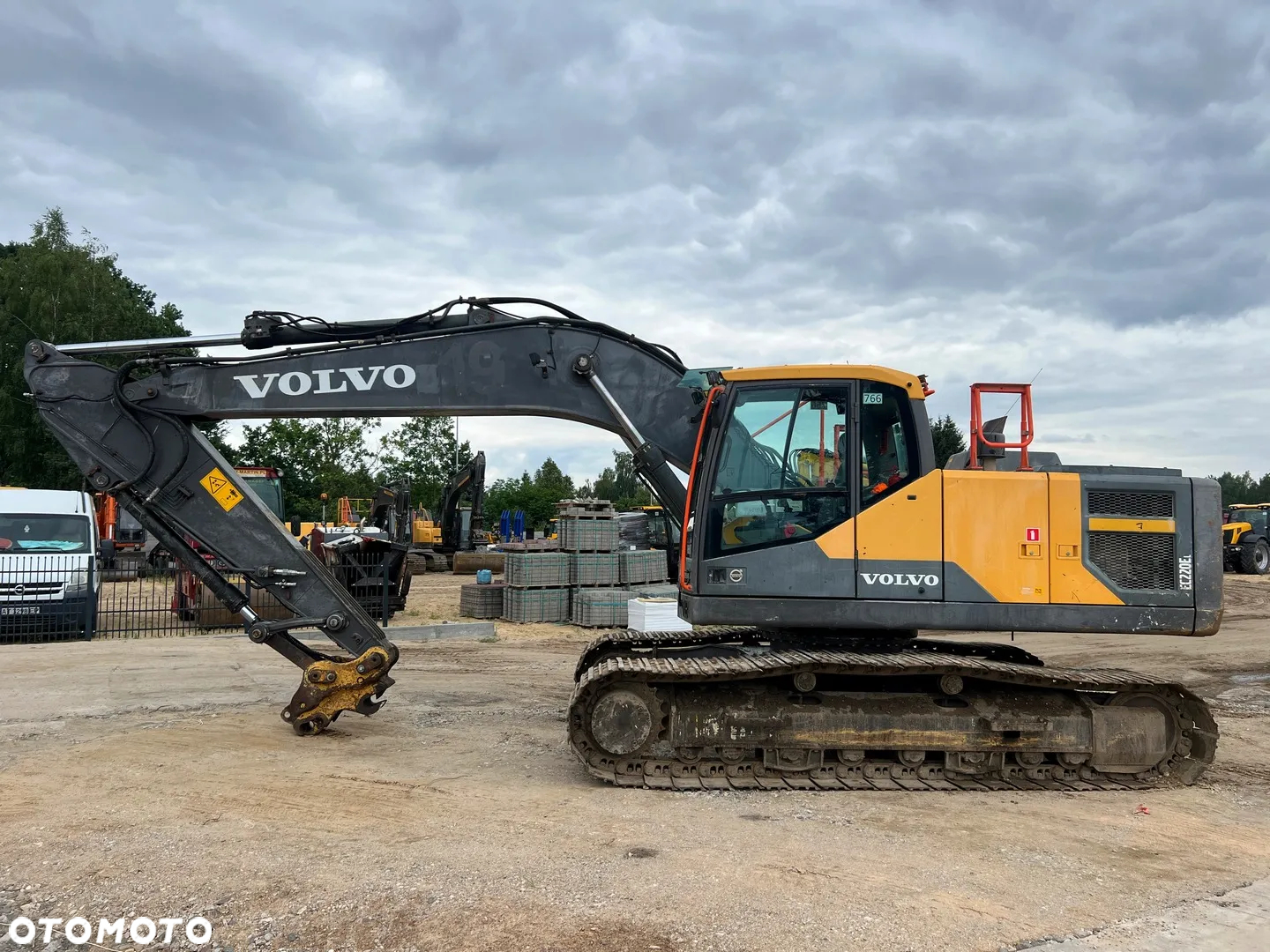 Volvo EC 220 EL - 3
