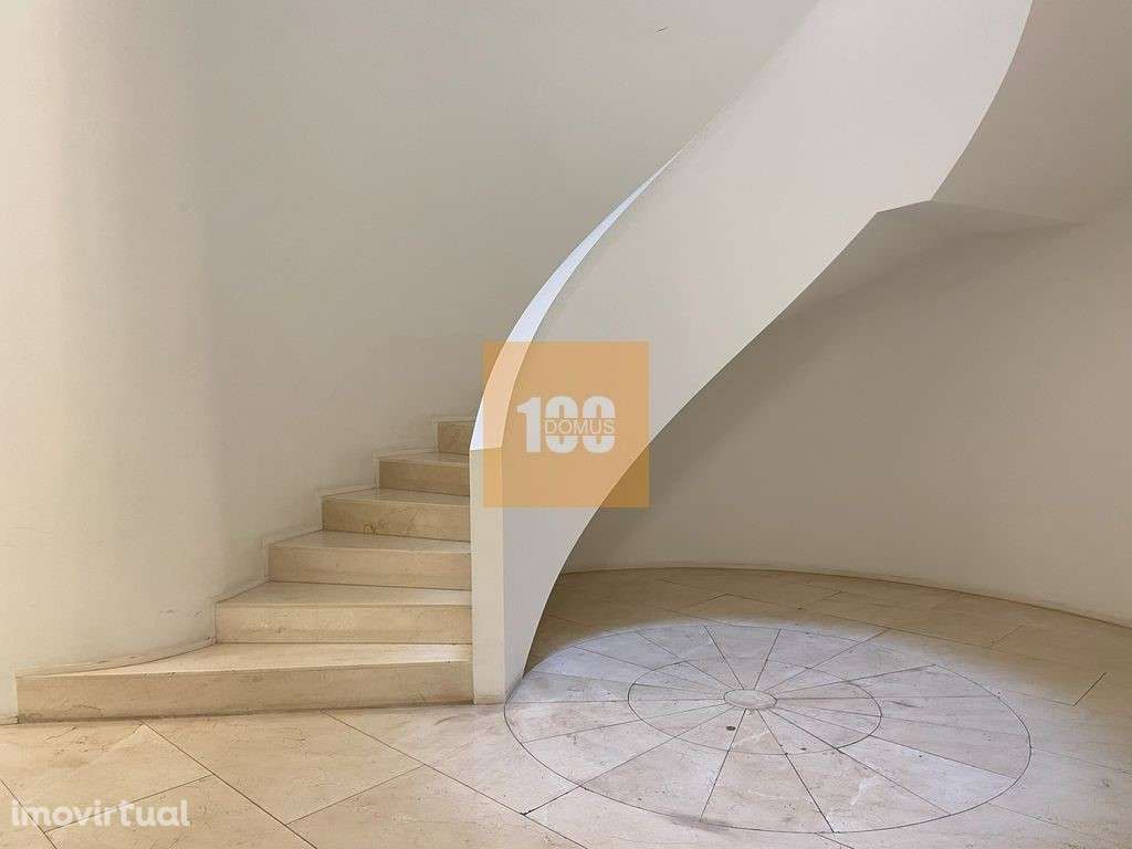 Escritório próximo da Batalha - Grande imagem: 5/29