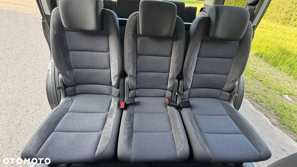 Volkswagen Touran 2.0 TDI DPF STYLE - 28