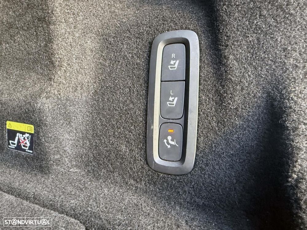 Volvo XC 60 2.0 D4 Momentum Plus Geartronic - 12