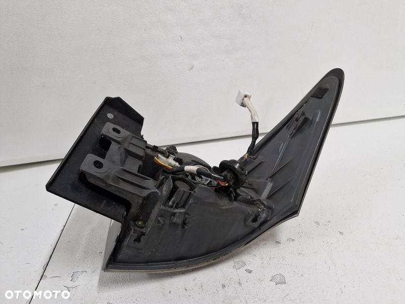 LEXUS CT CT200H LAMPA LEWY TYŁ TYLNA W BŁOTNIK - 7