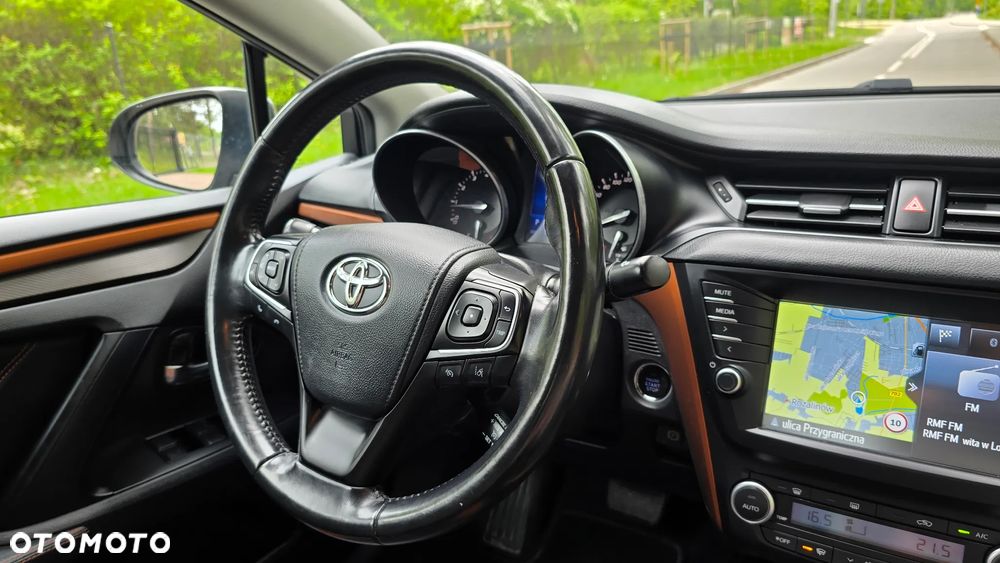 Toyota Avensis 1.8 Prestige MS - 19