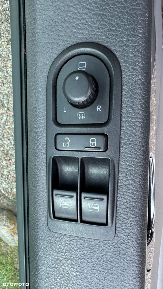 Volkswagen Multivan - 16