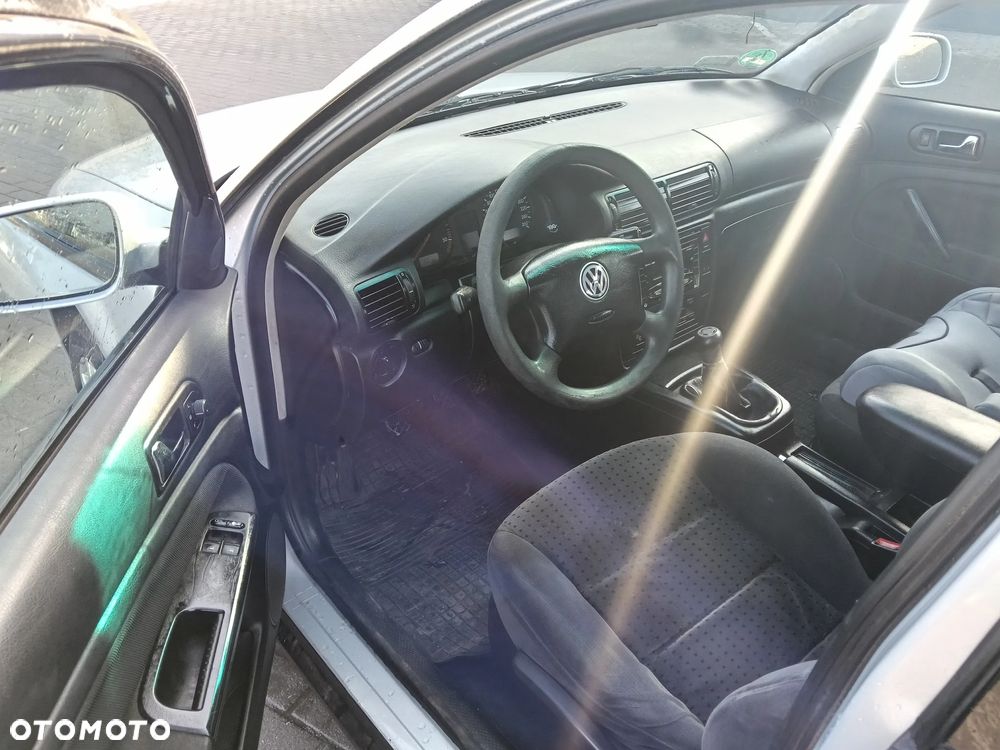 Volkswagen Passat 1.9 TDI - 9